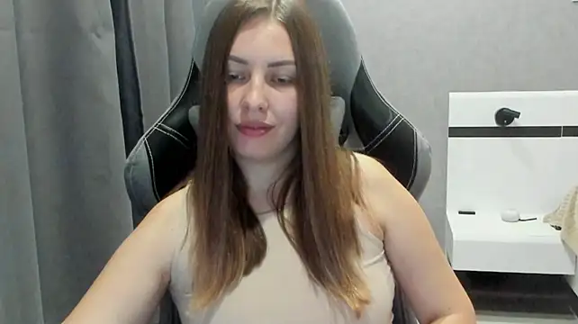 Mia_shy1 webcam