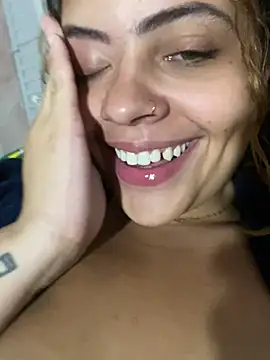 Chloe_Leaozinho webcam