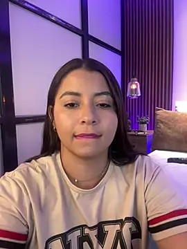 Darcy_glow_ webcam