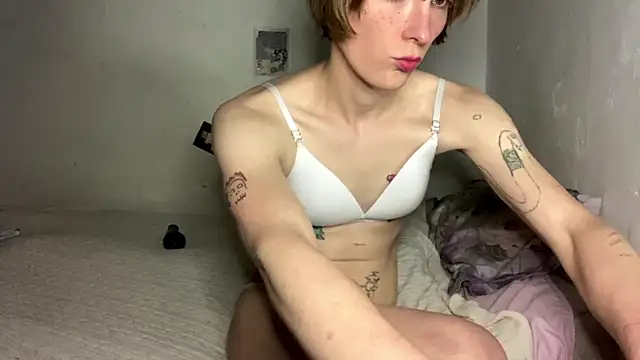 sofiesoft777 live cam on StripChat
