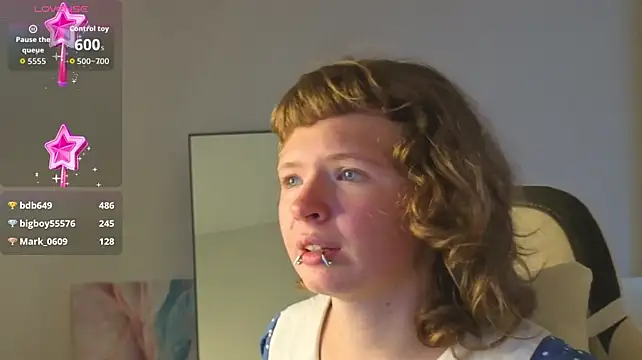 VioletDesiree webcam