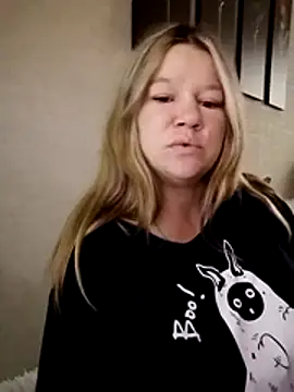 Juliamodest1 webcam
