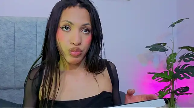 clara_evanss live cam on StripChat