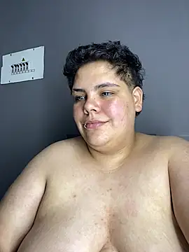 Hailey_Curvy webcam