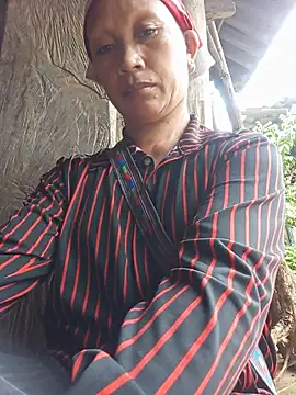 Linda-04 webcam