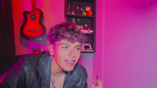 MikeyKuro webcam
