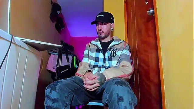 tattooedsmoker777 webcam