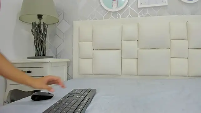 naia_cox webcam