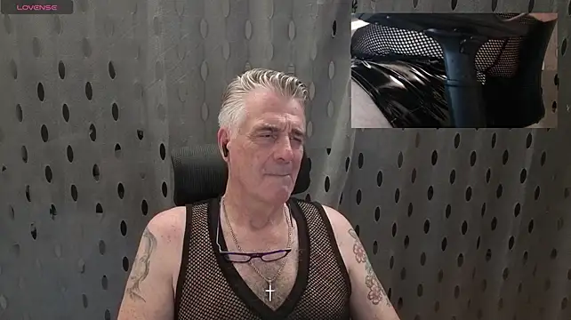 DirtyDaddy_CH webcam