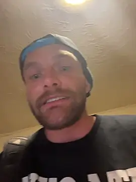 TroubleWithChris webcam