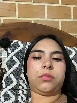 Amarantha_222 webcam