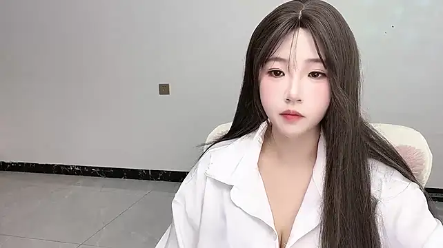 Lucy_8858 webcam