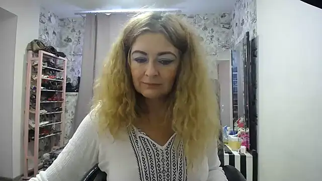Helen1974 live cam preview