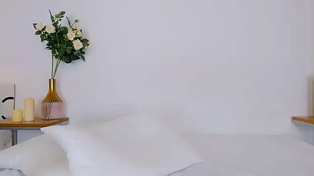 NoraAddams webcam
