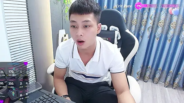 Naughty___asian live cam on StripChat
