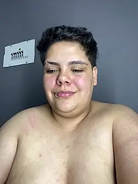 Hailey_Curvy