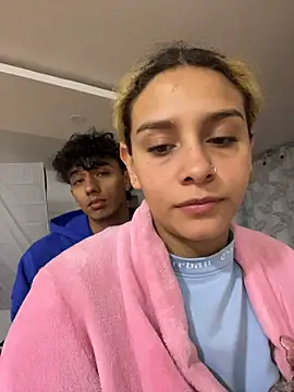 sarabubbie (Ask my age) - Doggy Style