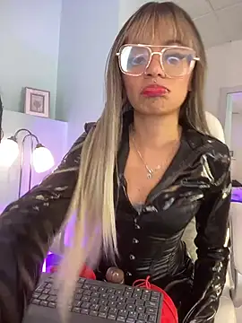 Emerald_gh webcam