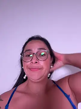 sophie_1_ live cam on StripChat