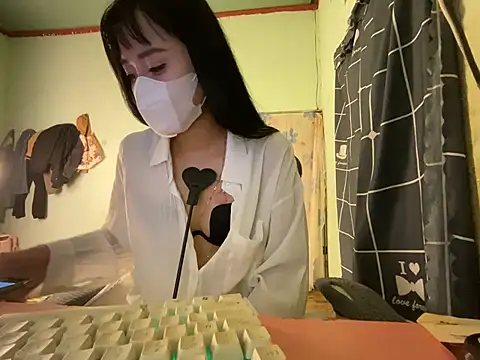 Mina68-cute webcam