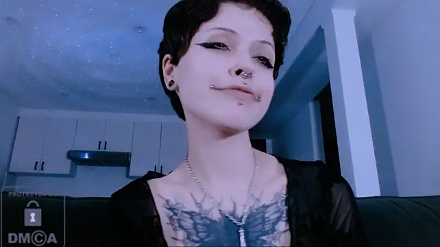 NaughtyLittleFox webcam