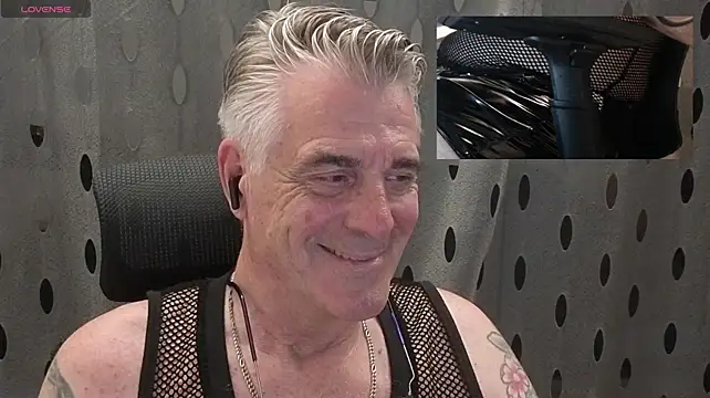 DirtyDaddy_CH webcam