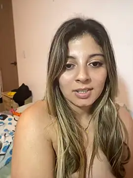 MiiaGreys webcam