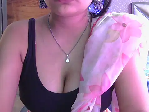 miss-riyaa webcam