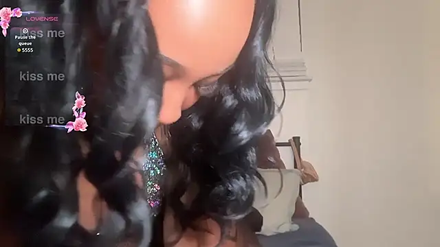 Yourmommysilk webcam