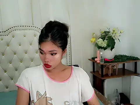 Itsbabytira webcam