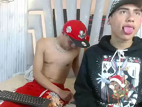 Nico_SantiHot_CS live cam on StripChat
