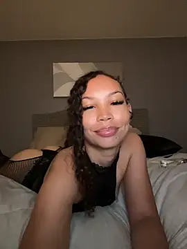 nikkiloveee webcam