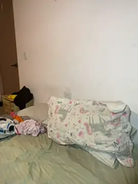 MiiaGreys webcam