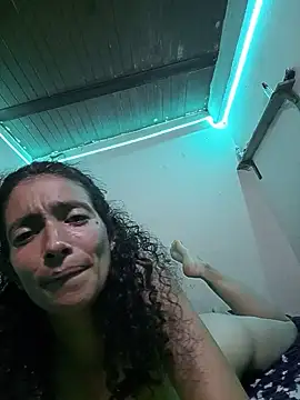 arianahillt webcam