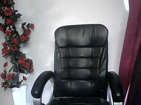 Naughtykayra webcam