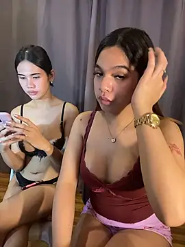 sluttycummer_juliana live cam on StripChat
