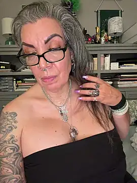 dieseldame1313 webcam