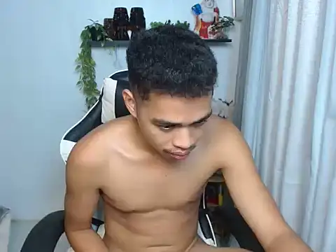 curlyasian_njxx webcam