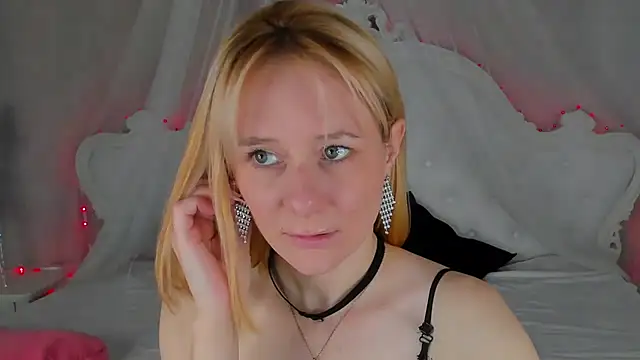 NikaBond webcam