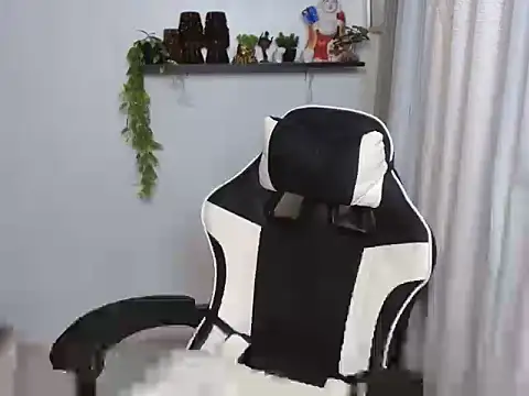 curlyasian_njxx webcam