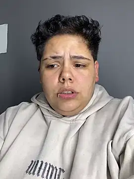 Hailey_Curvy webcam