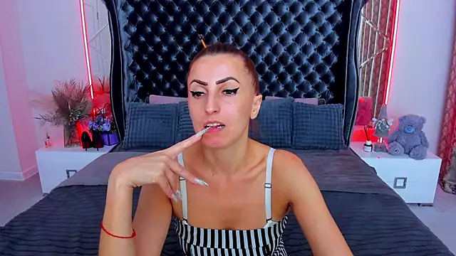 Rebecca_Diamond