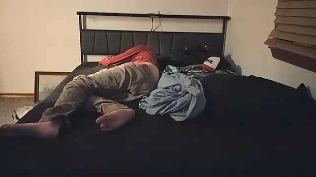 Opondestre00420 live cam preview