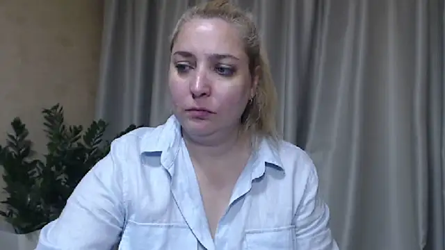 sweetpussy13 webcam