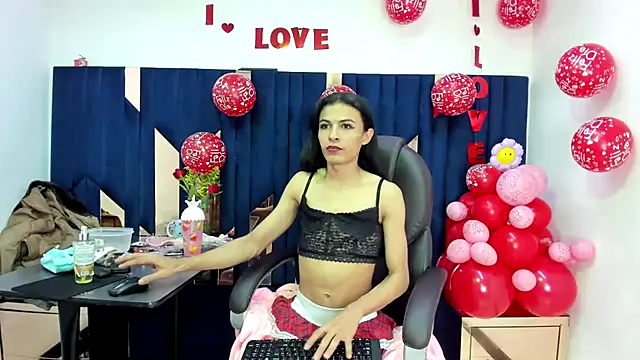 Aisha_hotts777 webcam