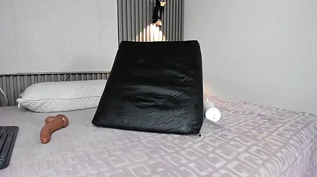 Zafiiraa live cam preview