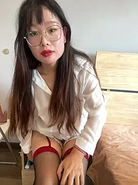 xianyu-ss (F young) - 在户外 马路边 展示 无内M 腿