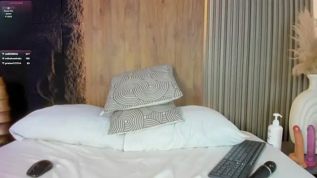 carla_smellie 🍛 naked chat