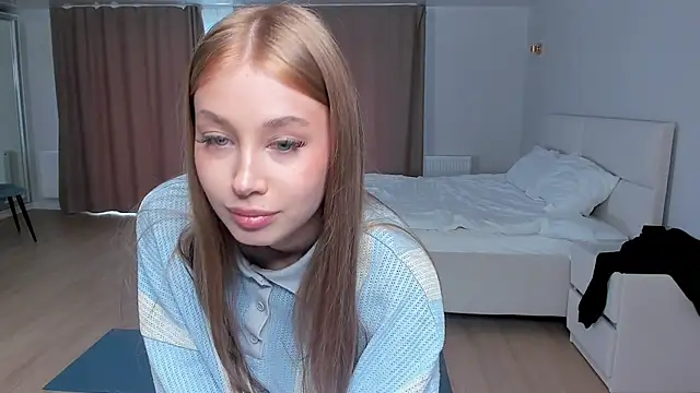 JunieAmert webcam