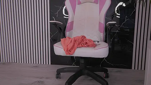 Ava-Diamond webcam